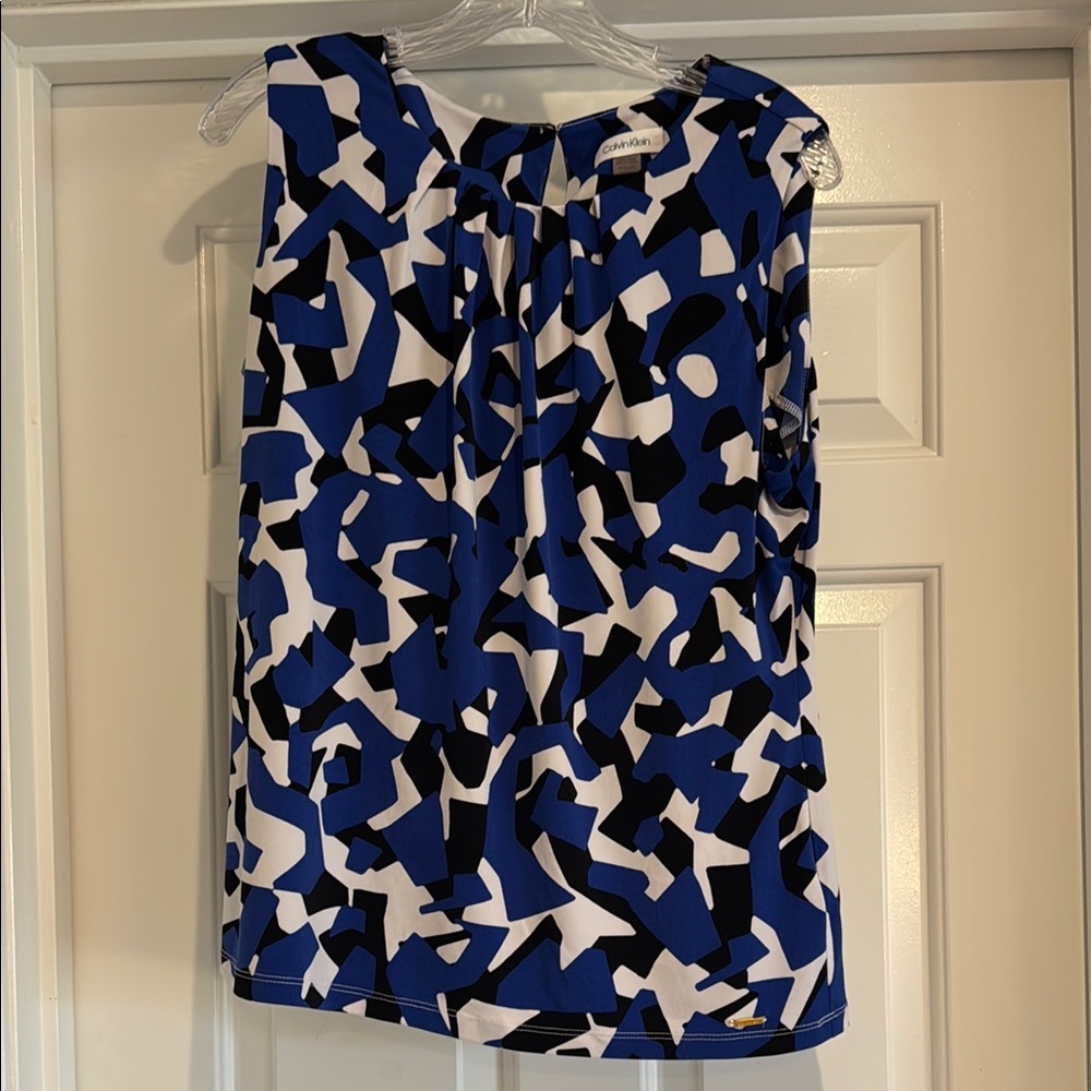 Calvin Klein Women's Blue and Black Sleeveless Top- XL